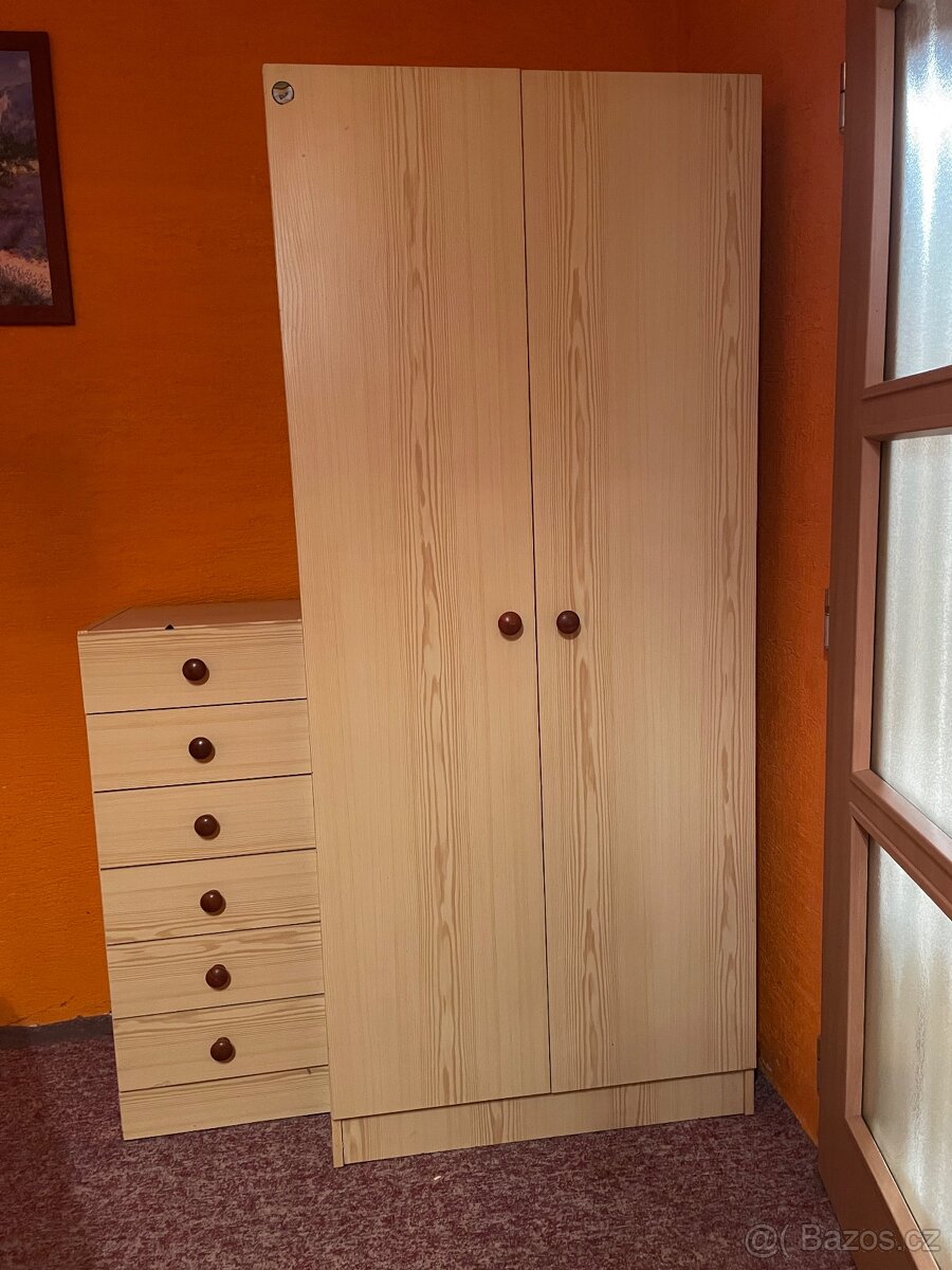 Šatní skříň - 2