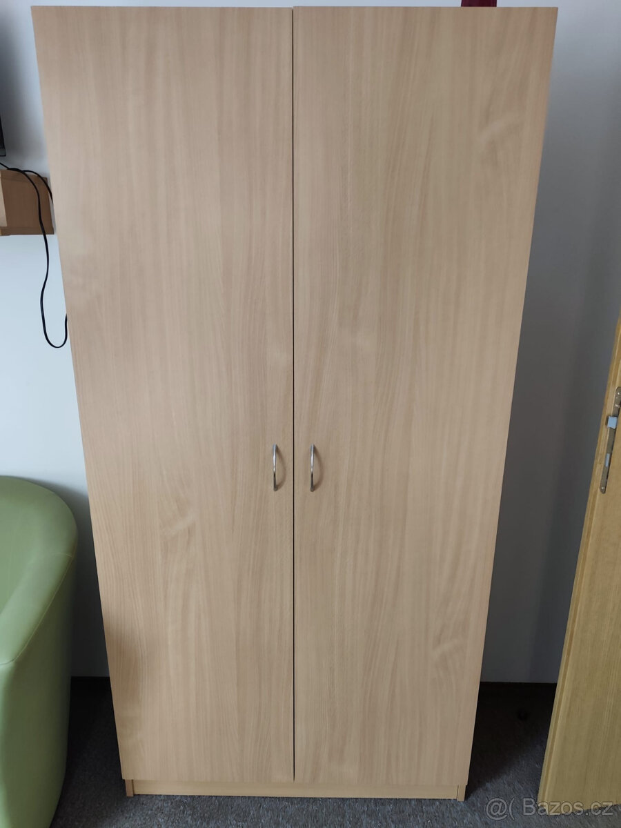 Šatní skříň - 2