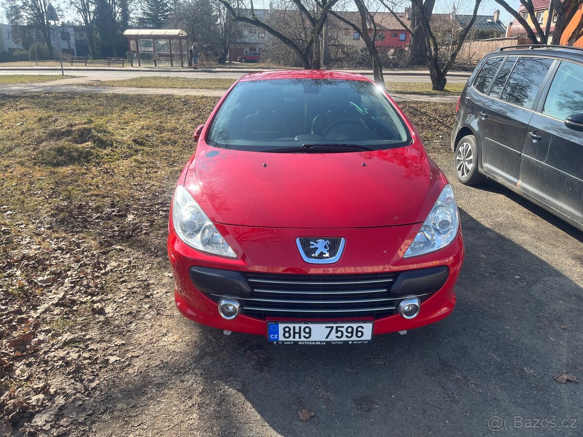 Peugeot 307cc 2.0 benzín 103 kW - 2