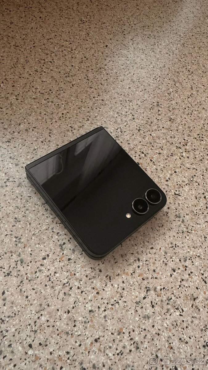 Samsung Galaxy Z Flip 7 FE - 2