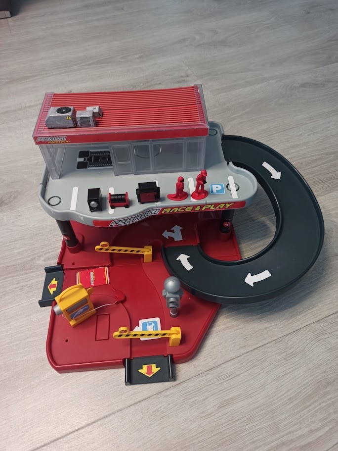 Ferrari Race Place garáž - 2