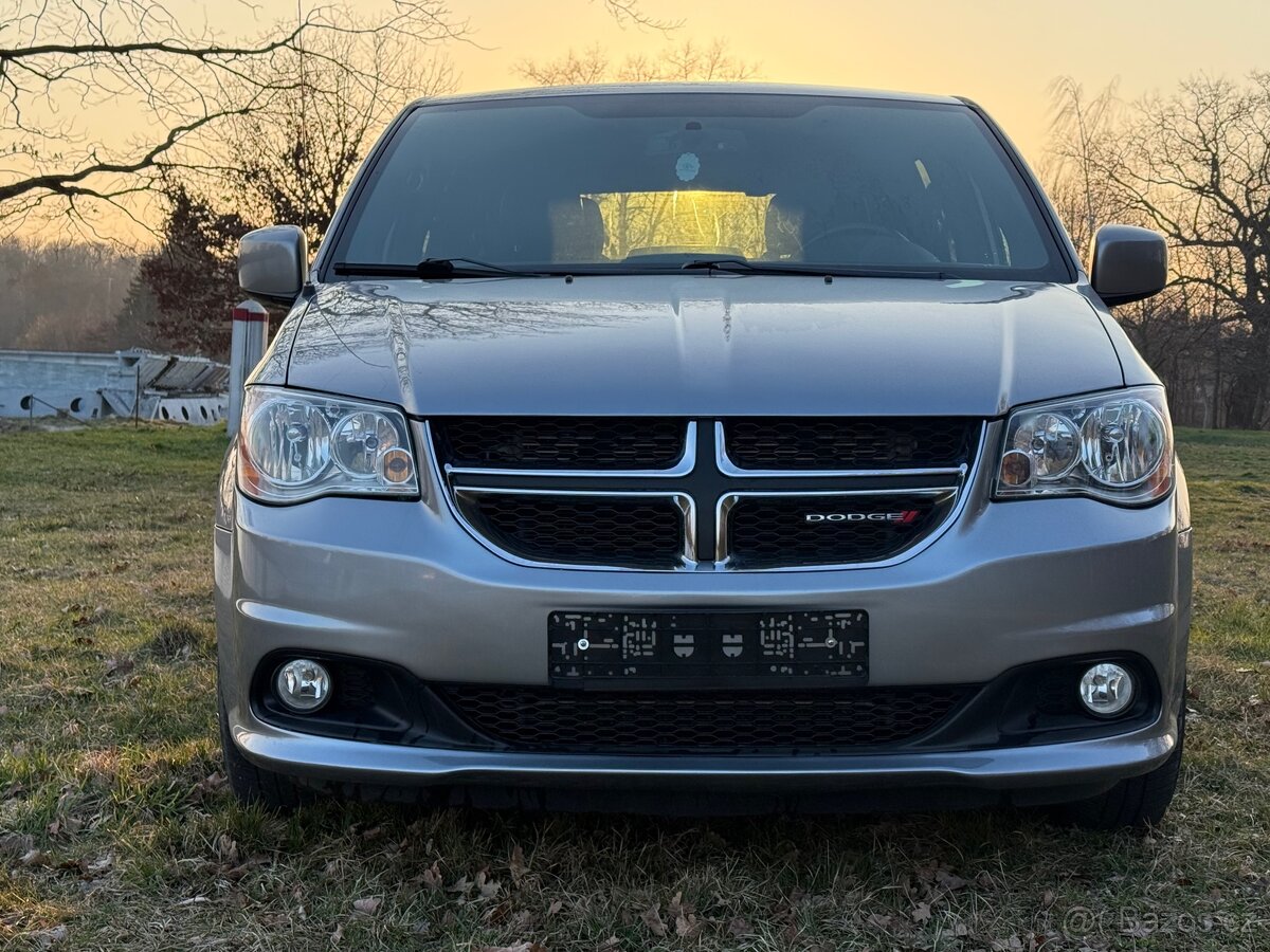 Dodge Grand Caravan - 2