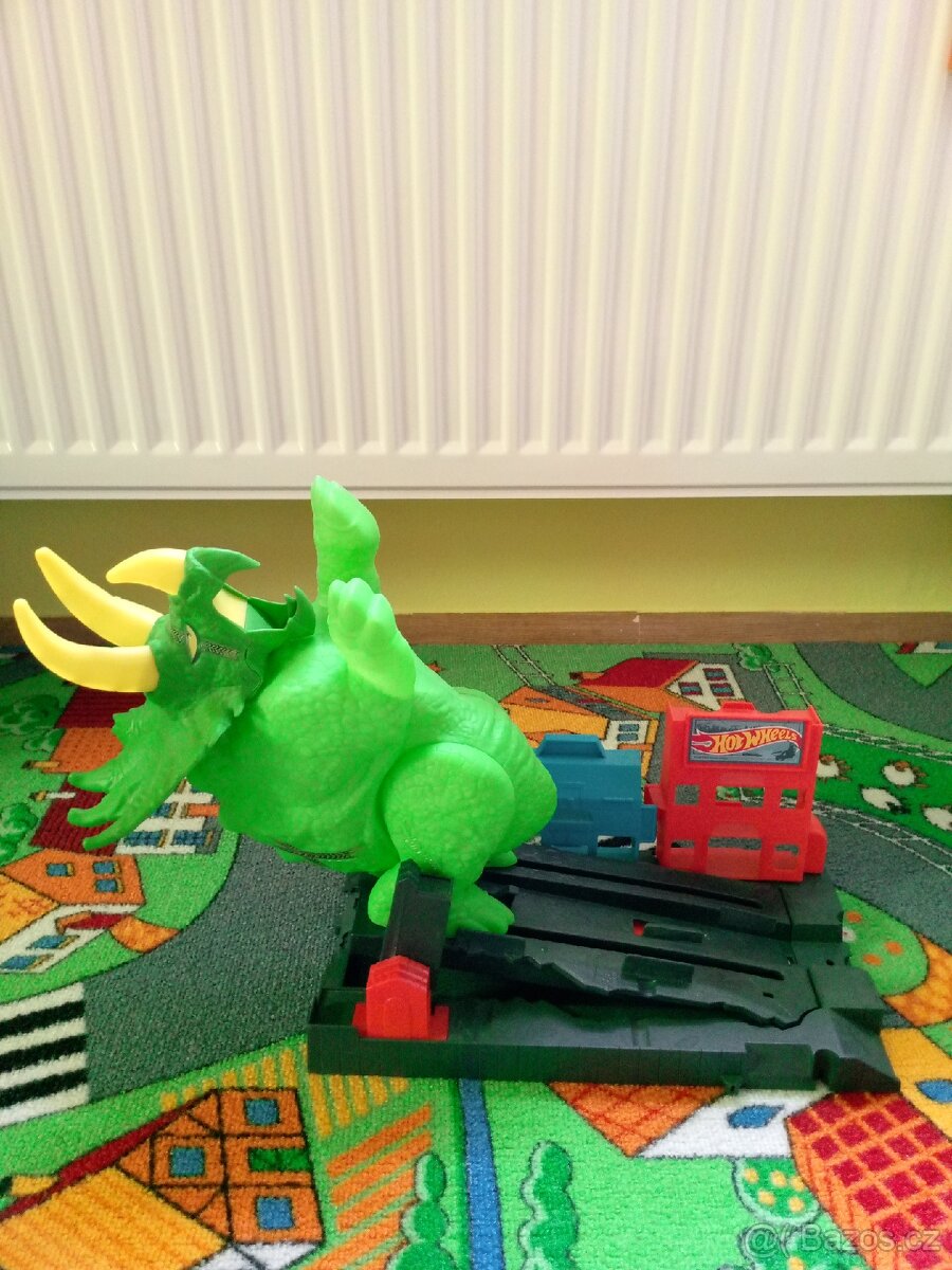 Hot wheels triceratops - 2