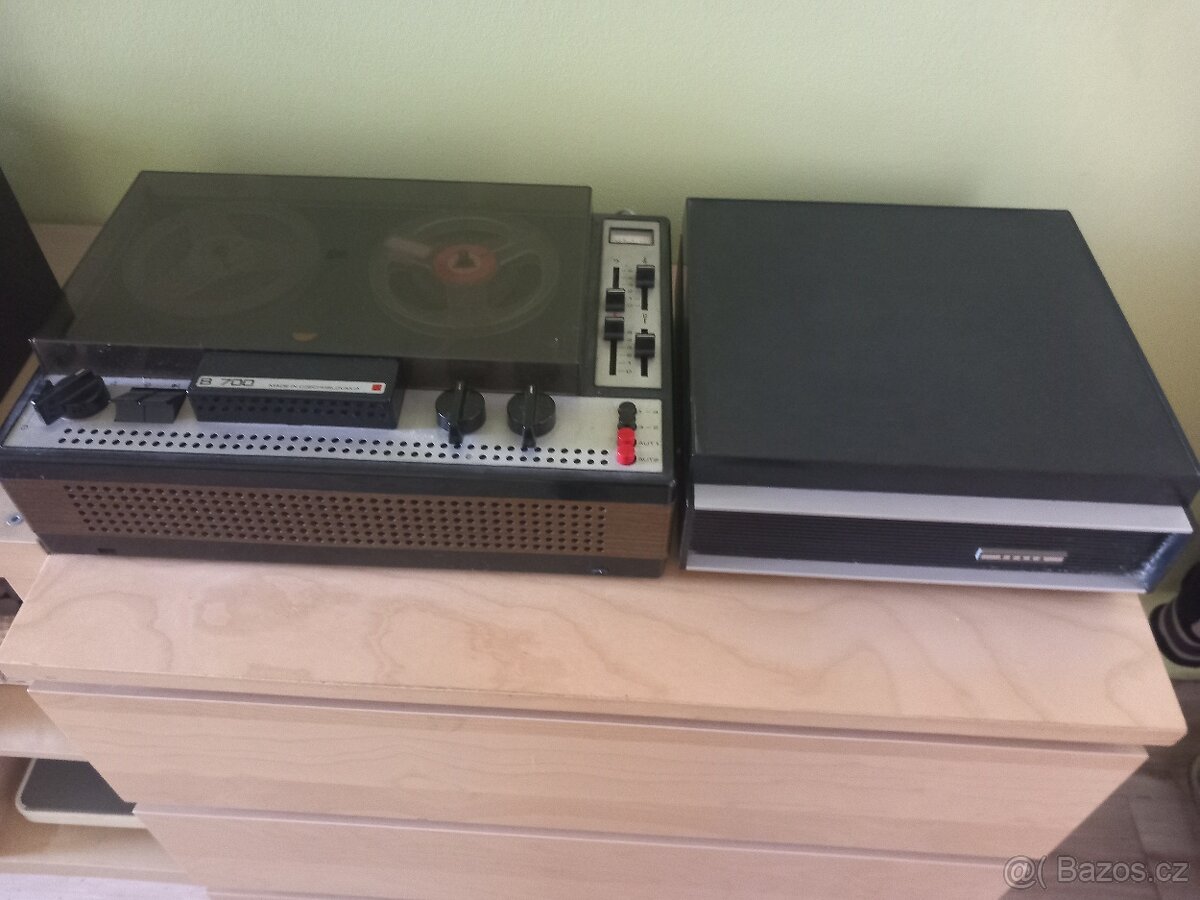 Stary kotoucovy magnetofon - 2