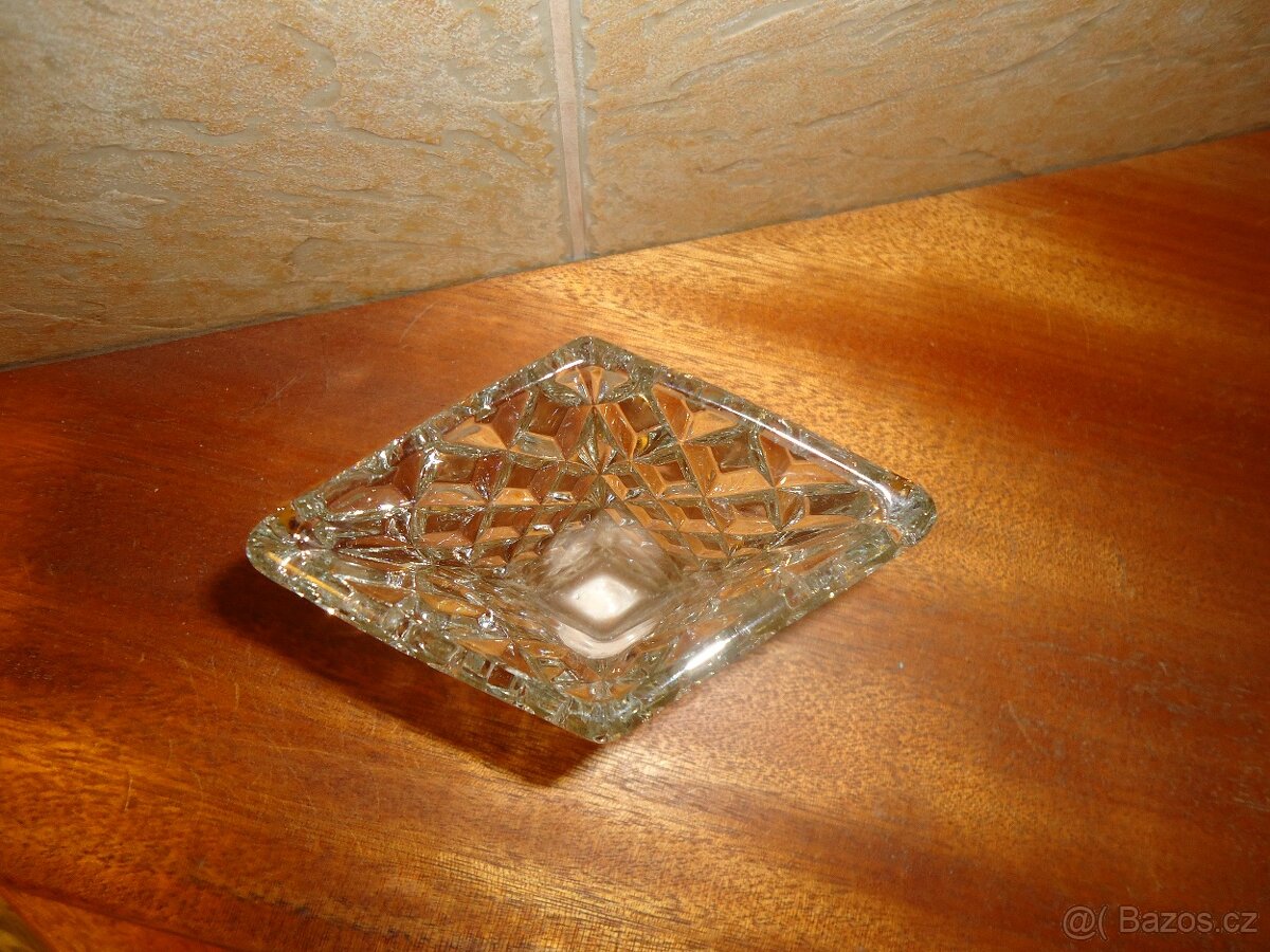 Stará váza / vázička V. Urban, čiré sklo ve stylu art deco - 2