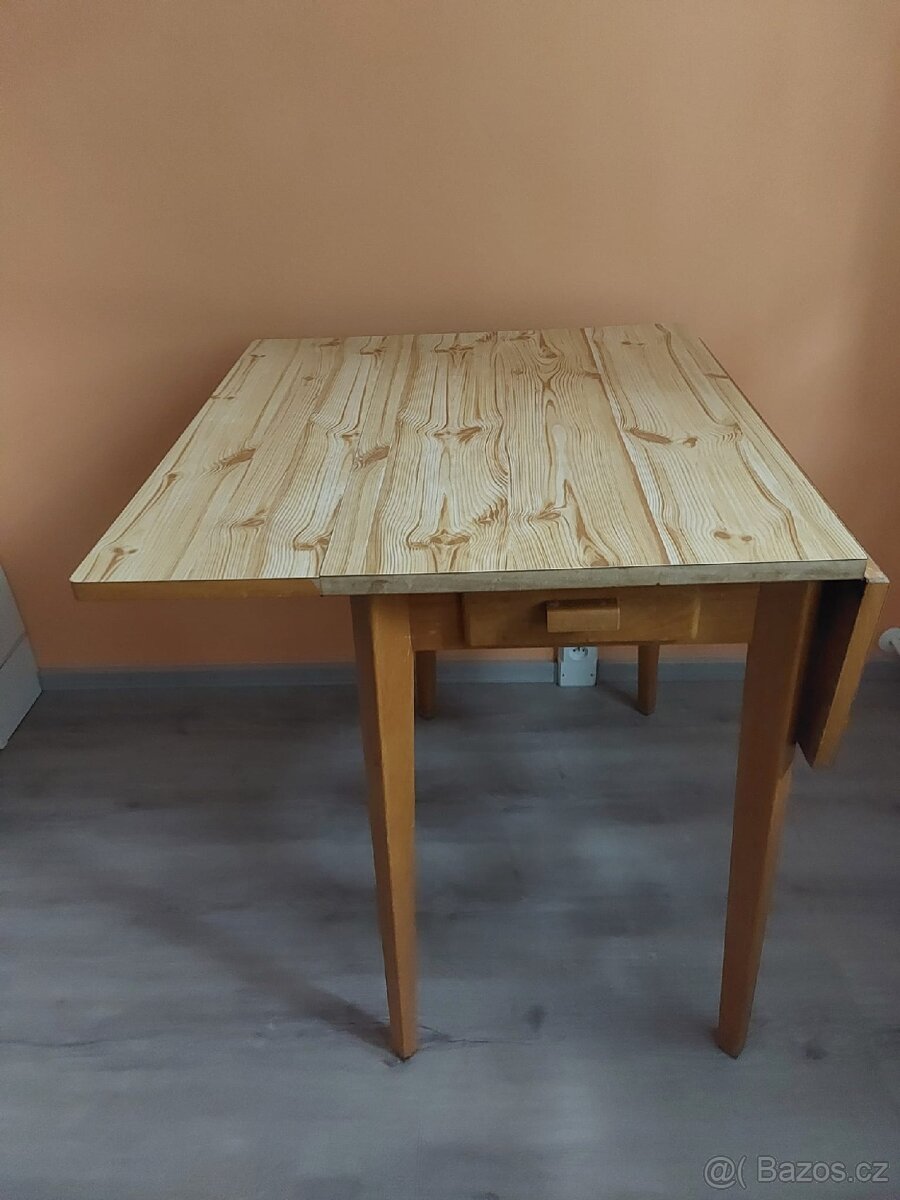 Prodám rozkládací stůl i s židlemi. - 2