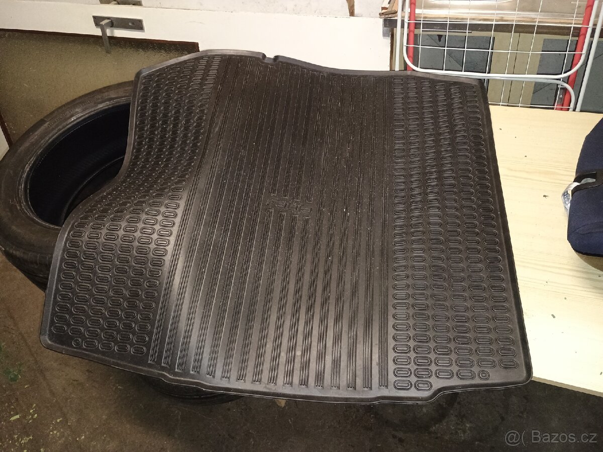 Škoda Fabia II Combi, gumový koberec + síťový program - 2