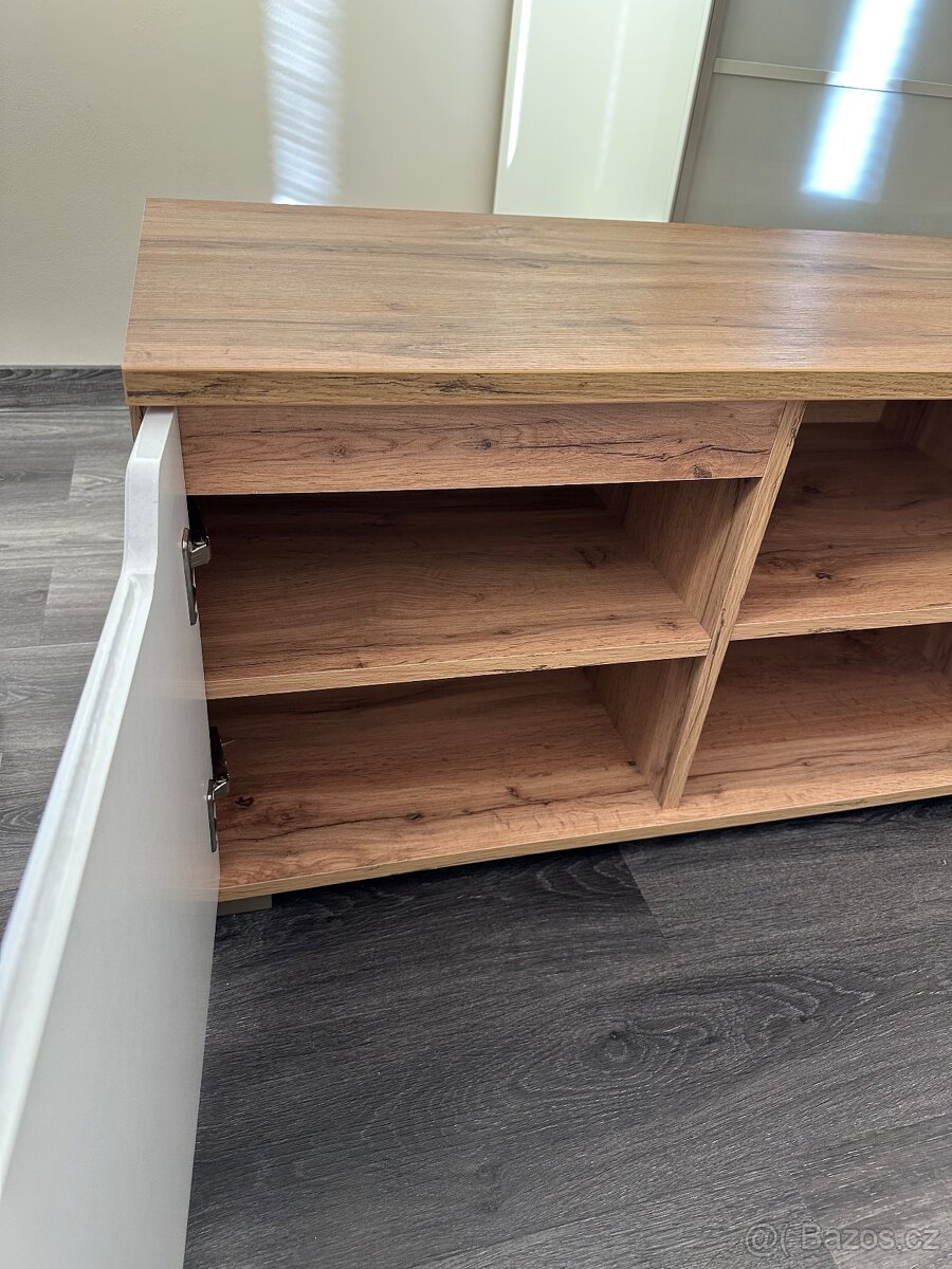 Tv stolek - 2
