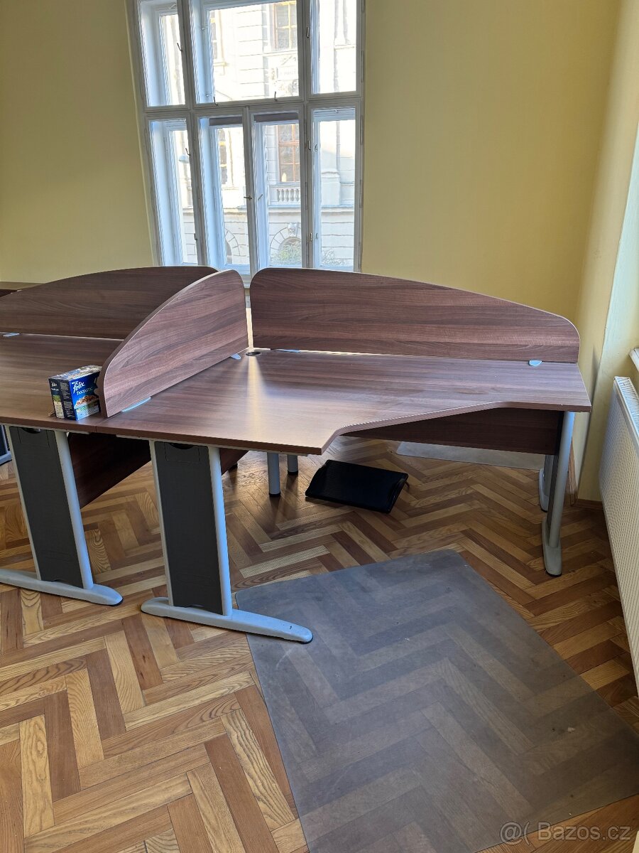 Kancelářské stoly - 2