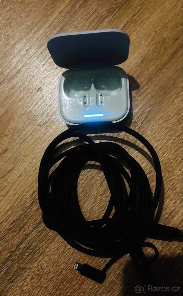 Nabíječka na sluchátka - 2