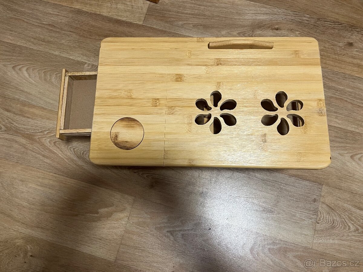 Stolek do postele - 2