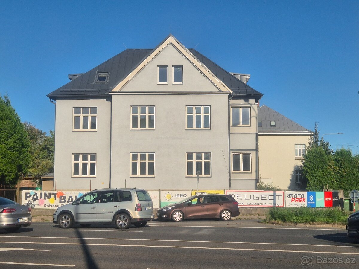 Bytový dům 6 bytu 3 garáže Ostrava - 2