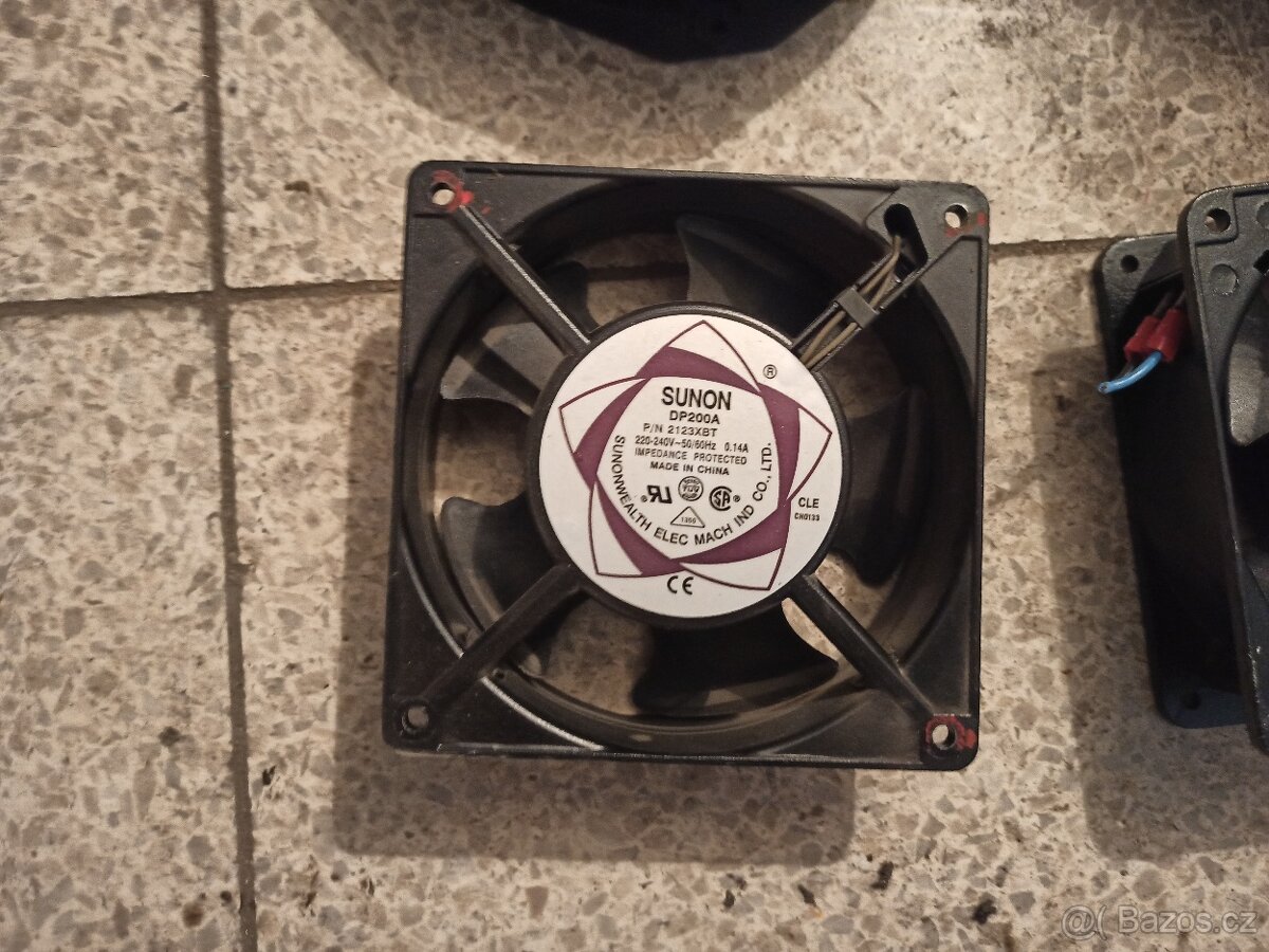 Ventilátory z velké UPS - 2