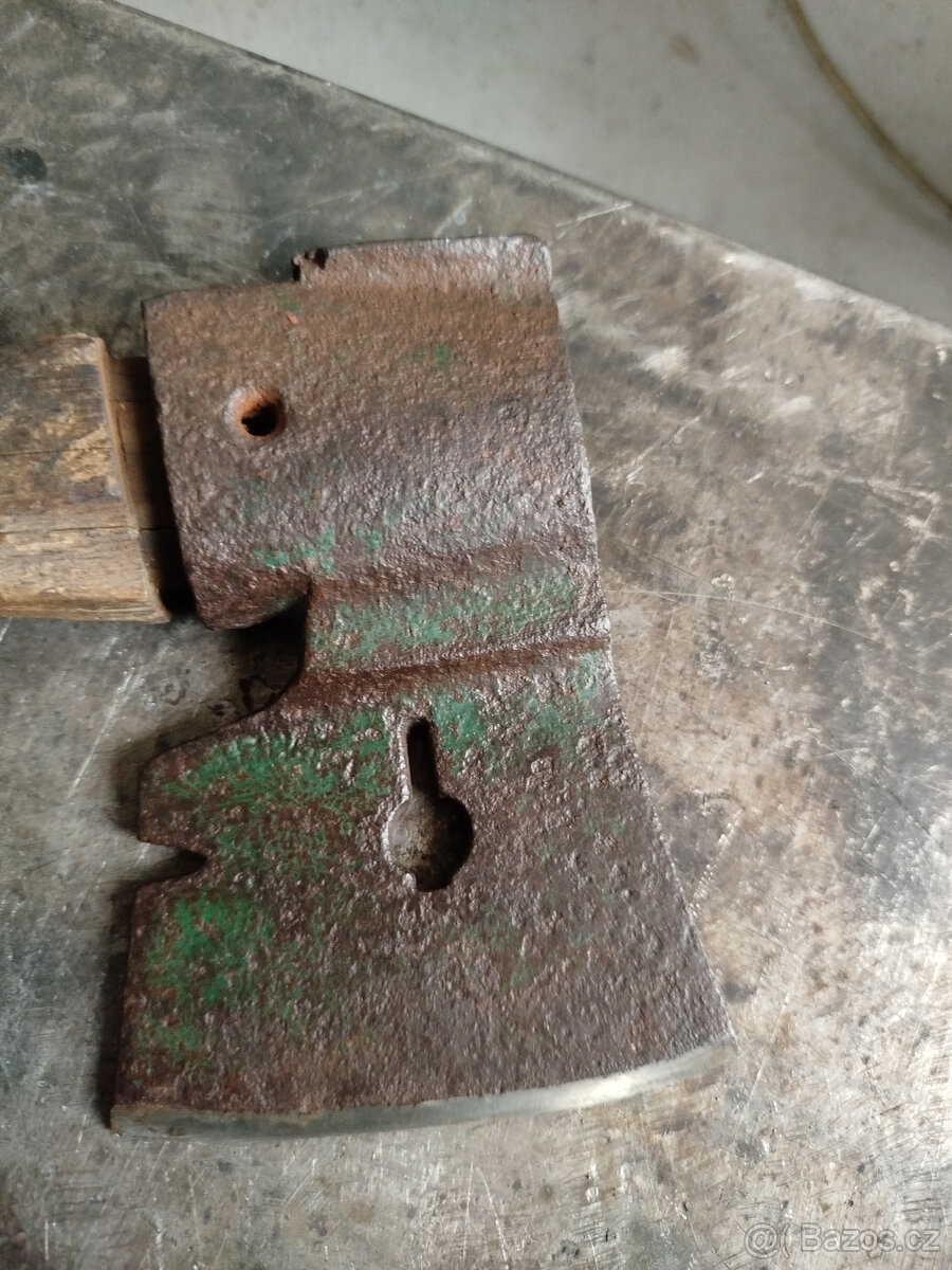 tesařské sekery - 2