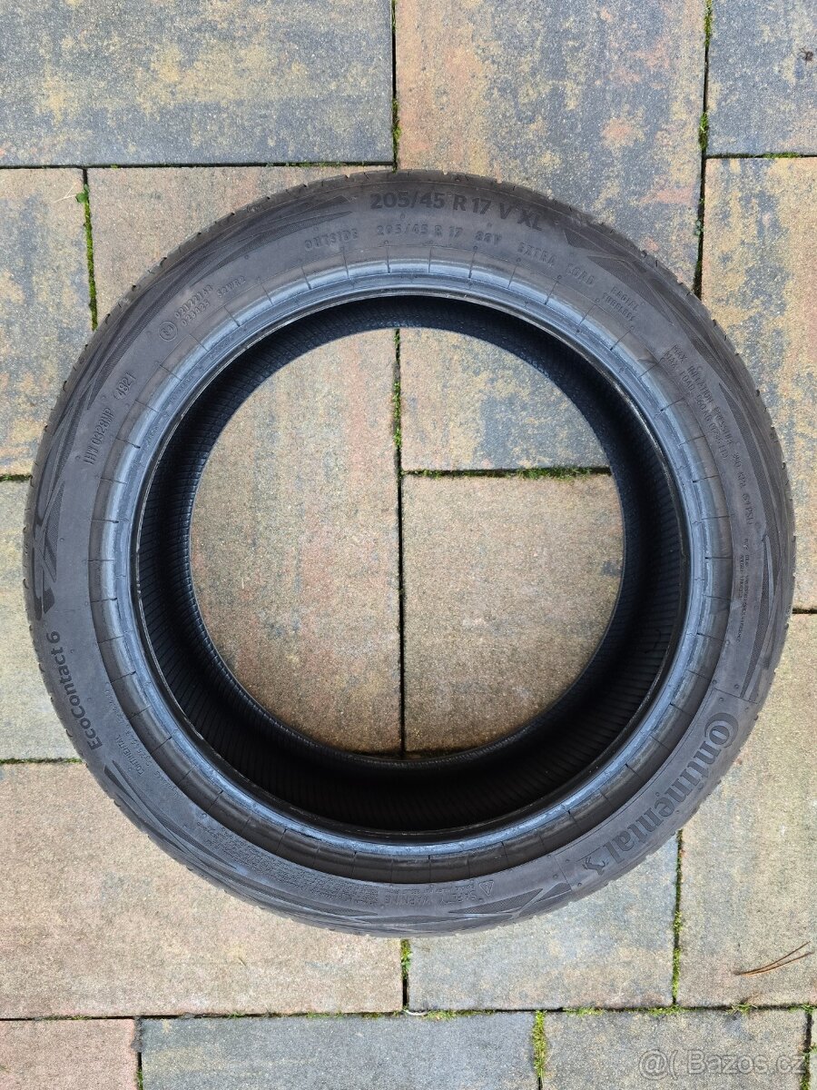Prodám pneu Continental 205/45 R17 - 2