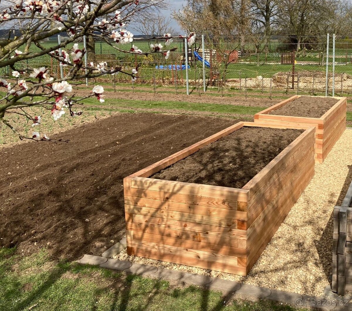 Vyvýšený záhon - poctivý modřínový MASIV - 2