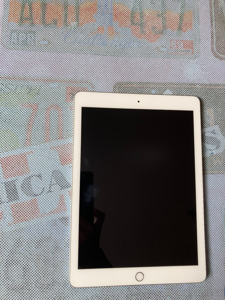Apple iPad 5 (32GB) - 2