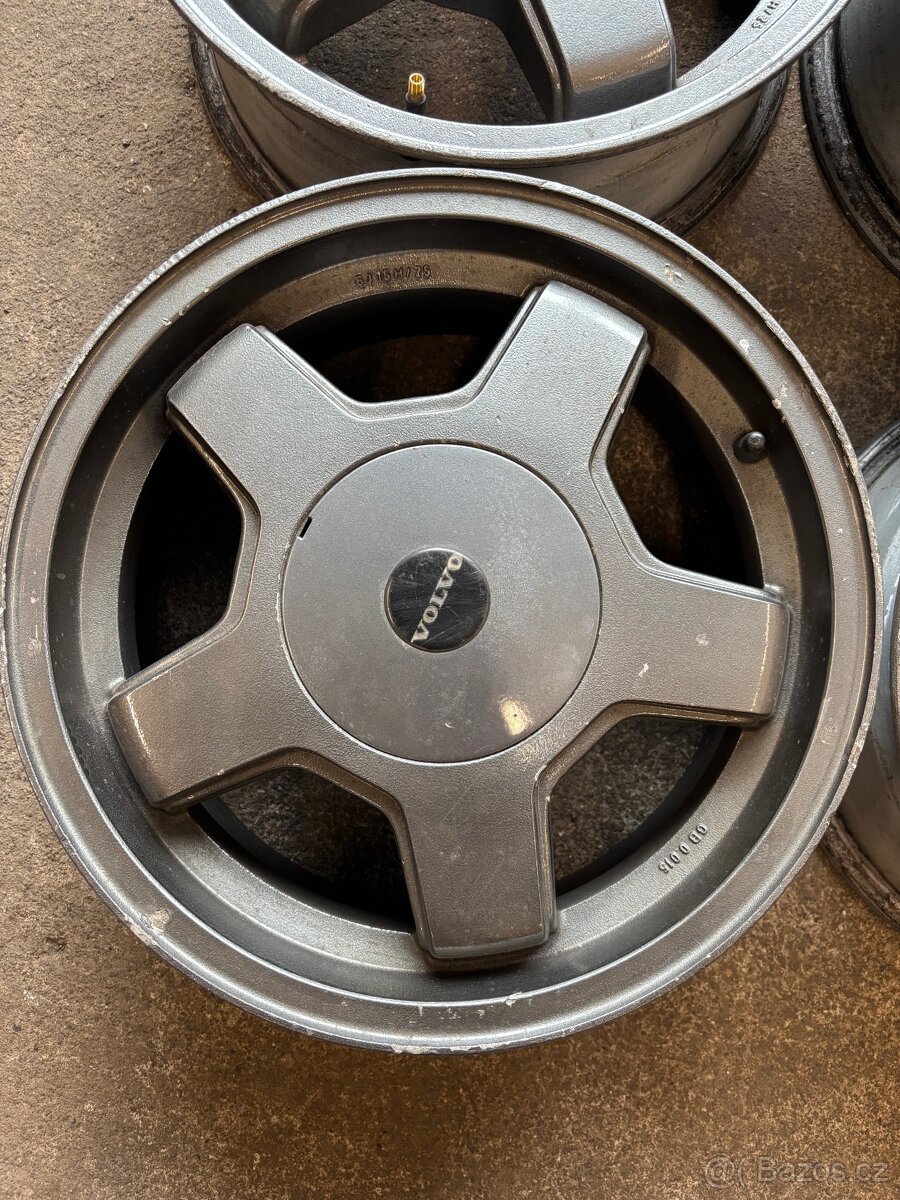 Alu disky original Volvo 15", 1ks-750,-Kč - 2