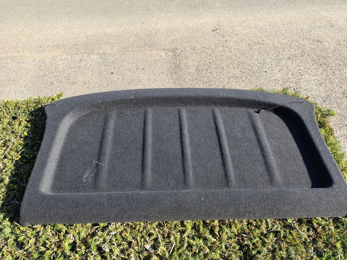 Plato kufru Ateca - 2