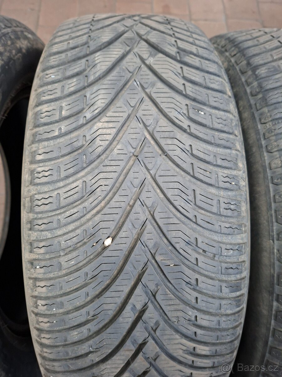 215/60 16 BFGoodrich zimní - 2