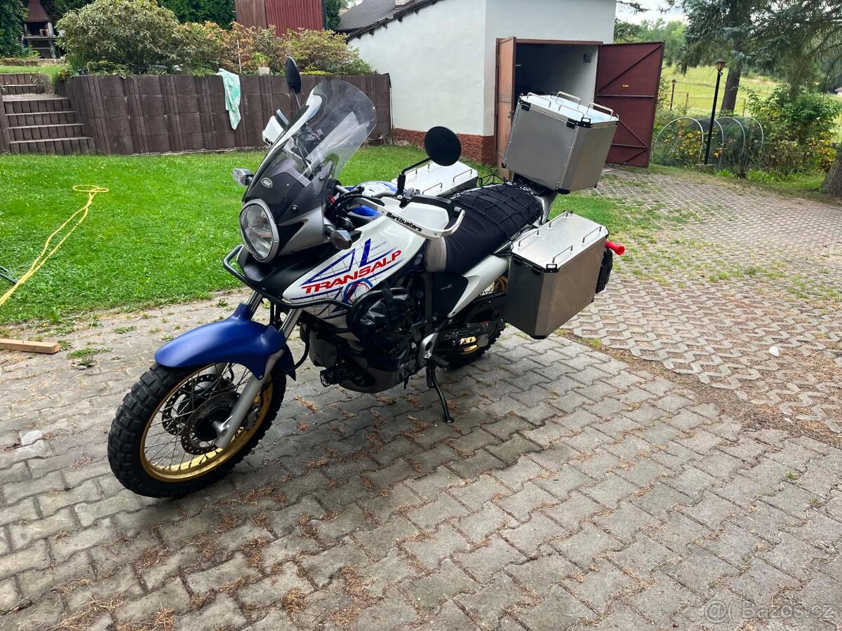 Honda XL700V - 2