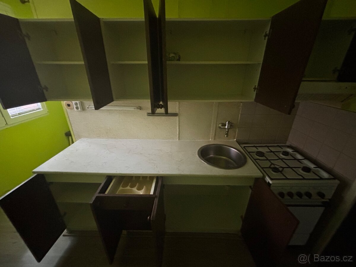 Použita Kuchyn+plynový sporák - 2