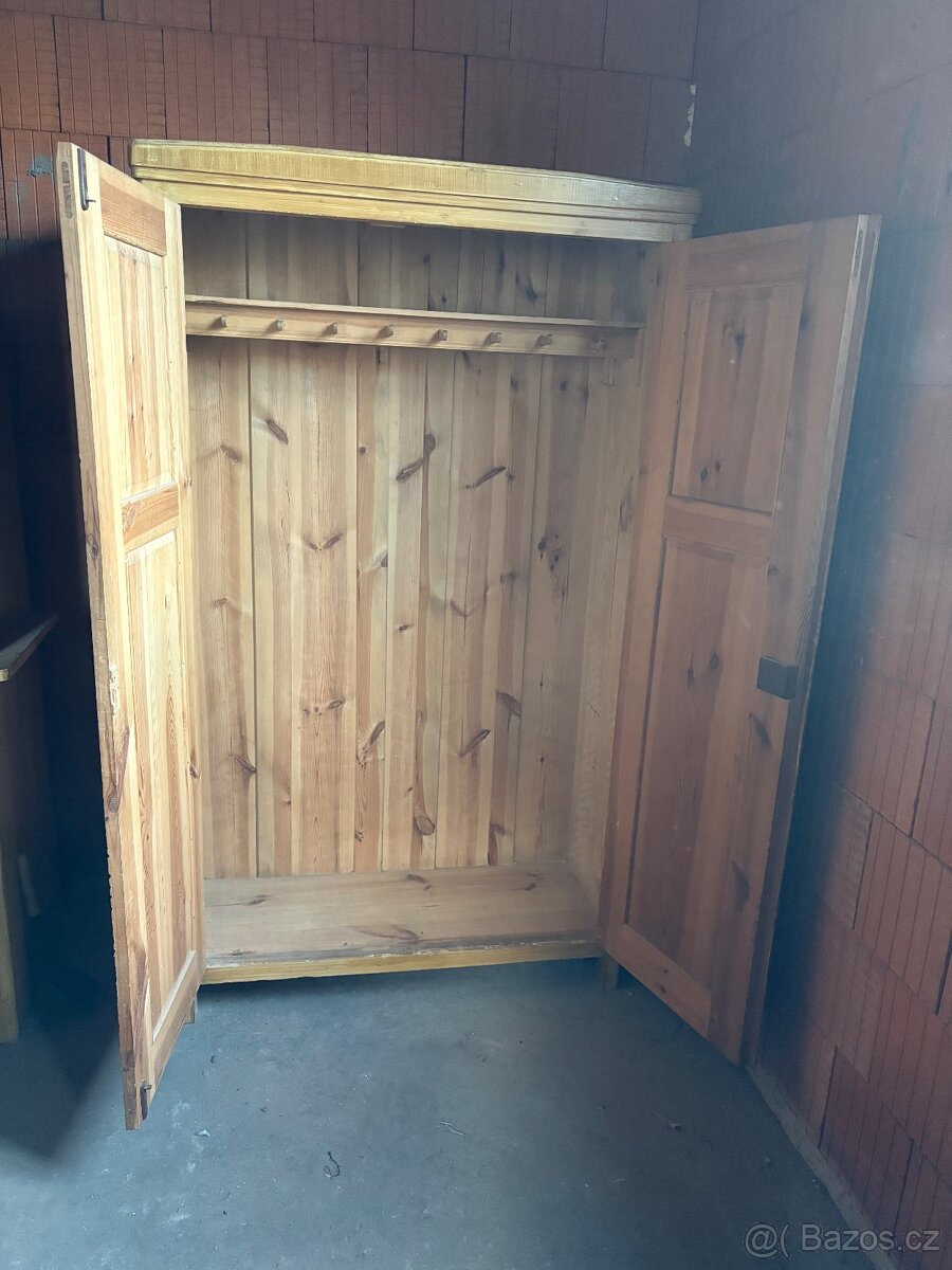 Stará skříň - 2