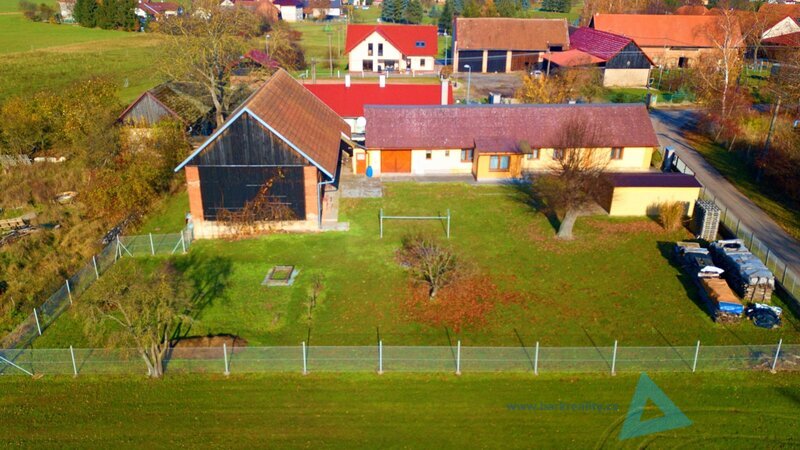 Rodinný dům se stodolou a garáží – Bříšťany u Hořic (okres J - 2