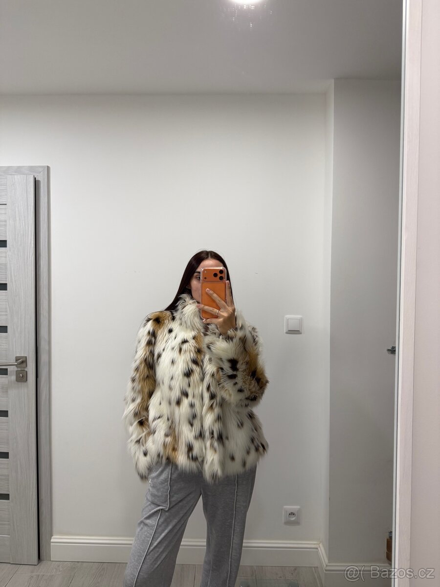 Stylový kožešinový kabát – S/M - 2