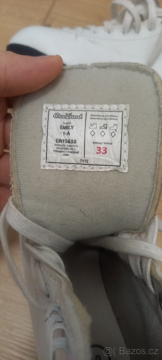 Dívčí brusle velikost 33 - 2