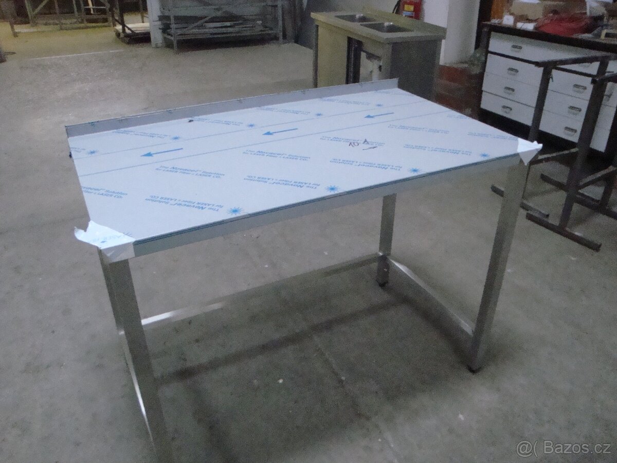 Nerezový stůl - 2