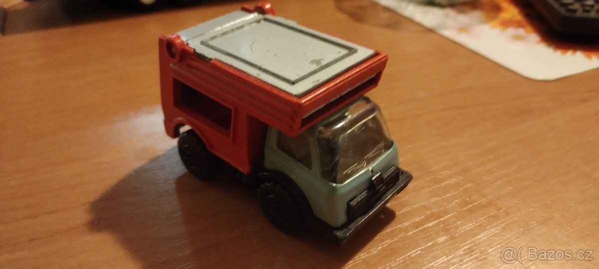 Kovový náklaďák - 2