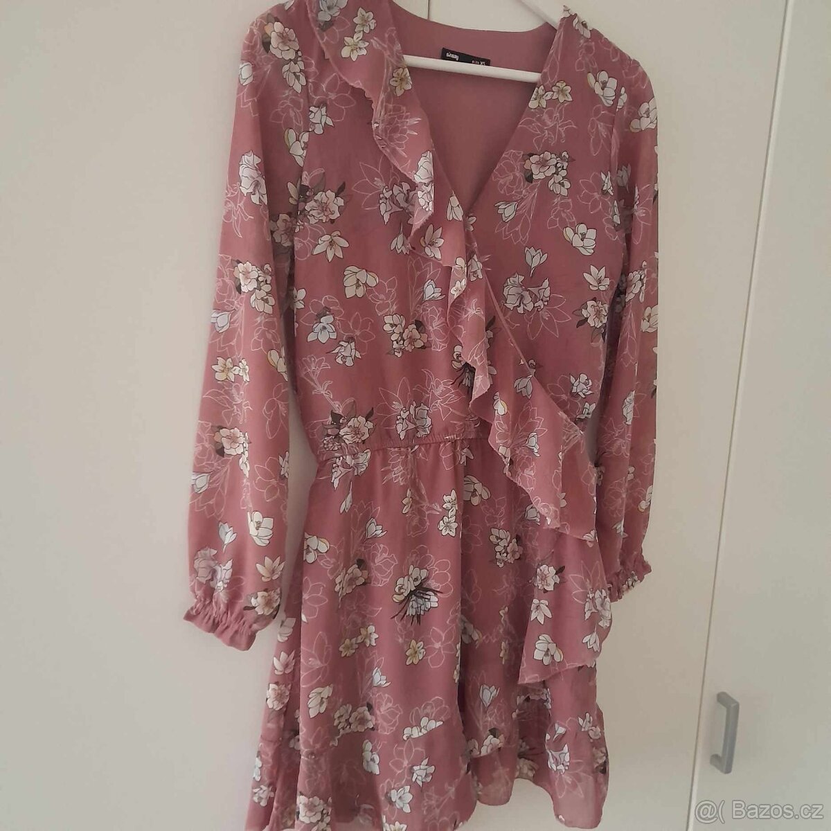 Šaty s kanýrkem - 2