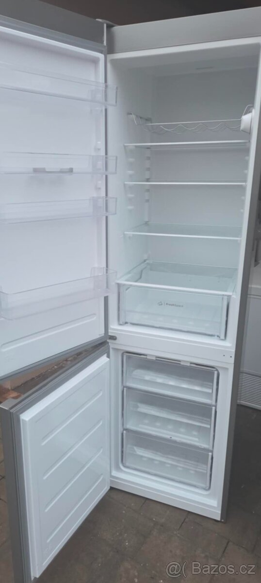 Lednice s mrazakem Indesit - 2