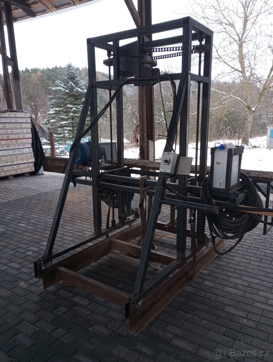 Kmenová pásová pila - 2