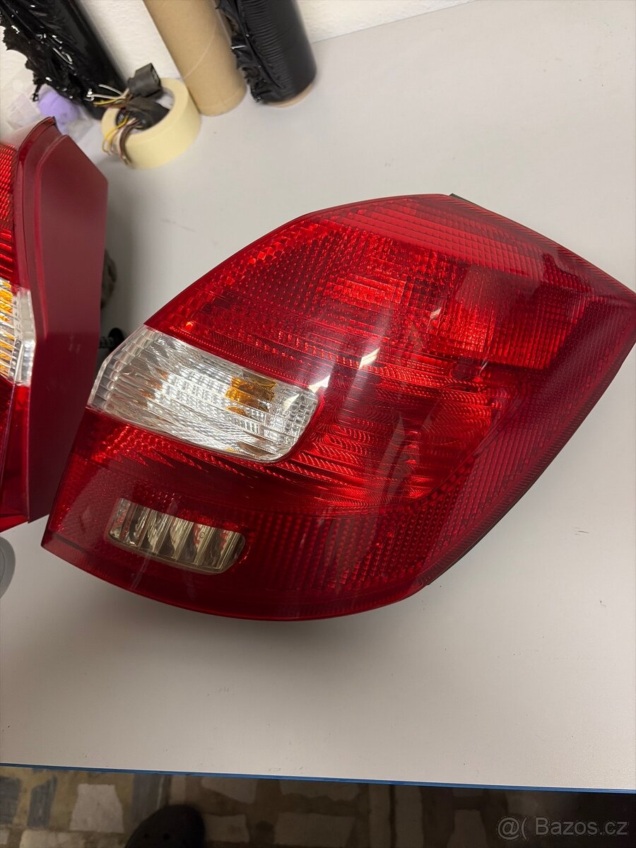Škoda Fabia 2 zadní světla - 2
