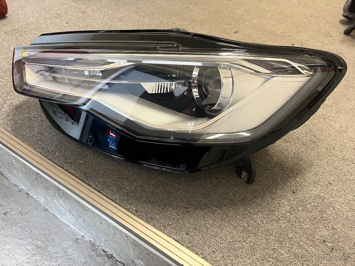 Audi a6 predni svetlo - 2