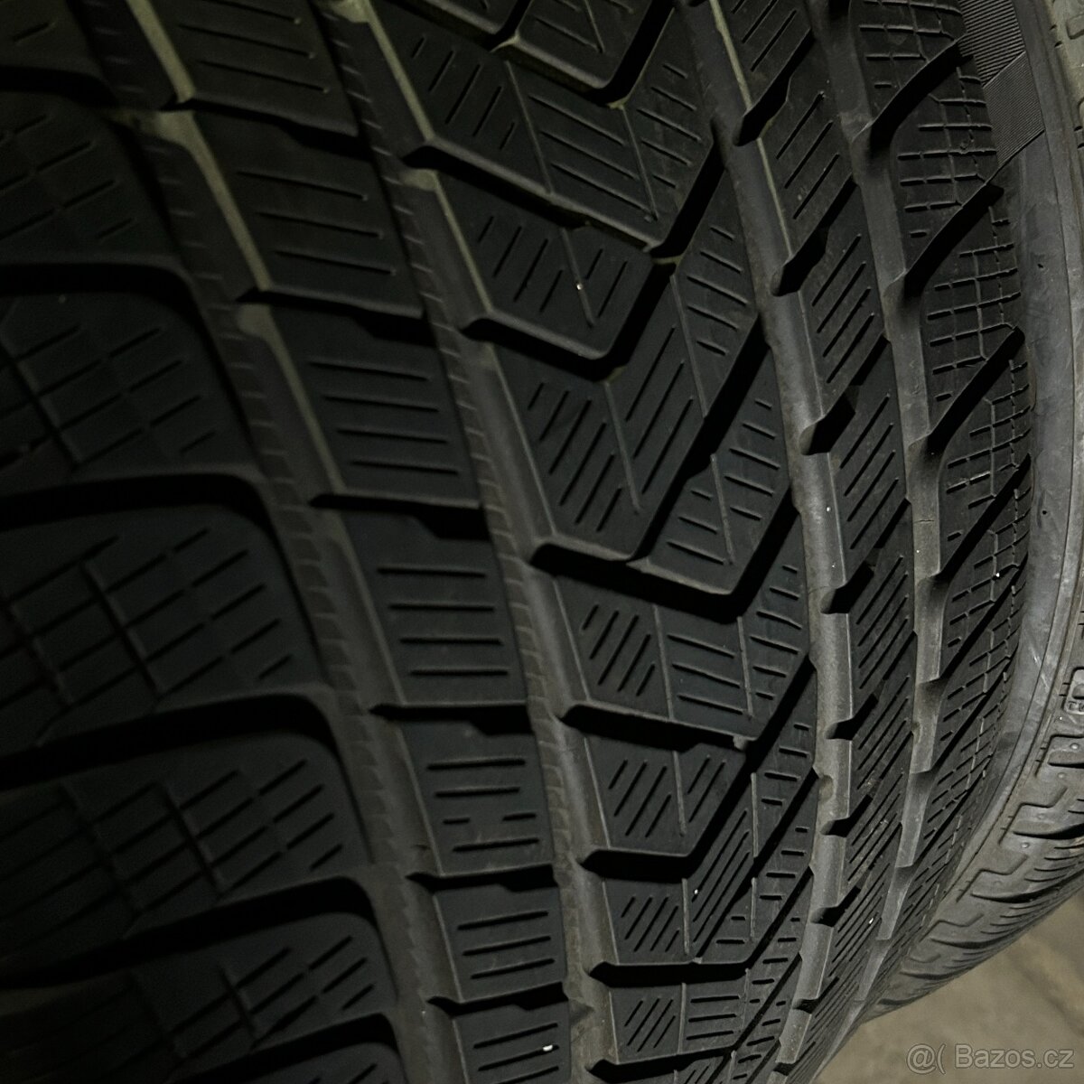 Zimní pneu 305/40 R20 112V Pirelli RF 6mm - 2