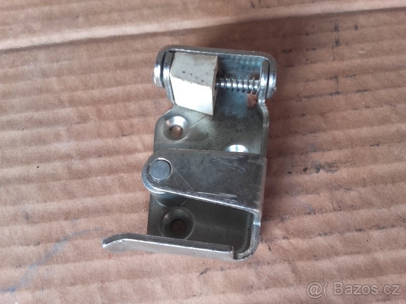 Trabant, Wartburg - západka zámku - 2