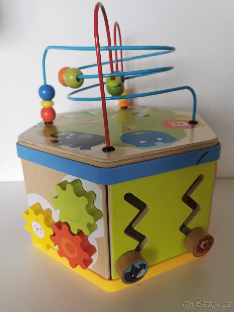 Interaktivní hračka motorická kostka - 2