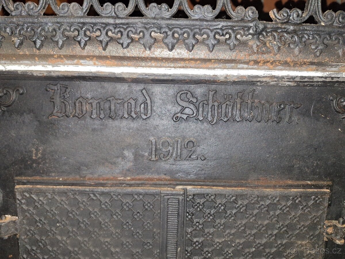 Litinová kamna, funkční. - 2