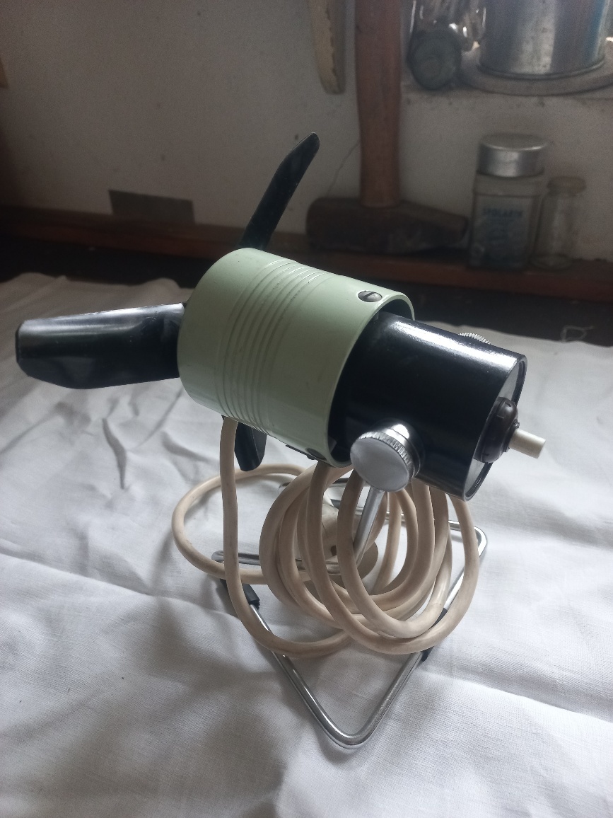 Stylový stolní retro větrák - 2