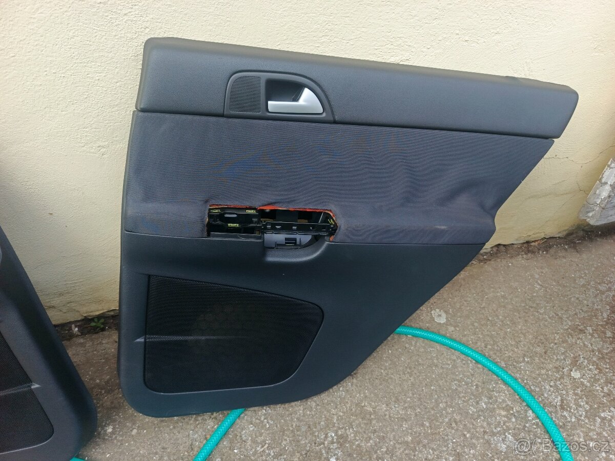 Tapecírunky a stahovačka na Volvo V50 - 2