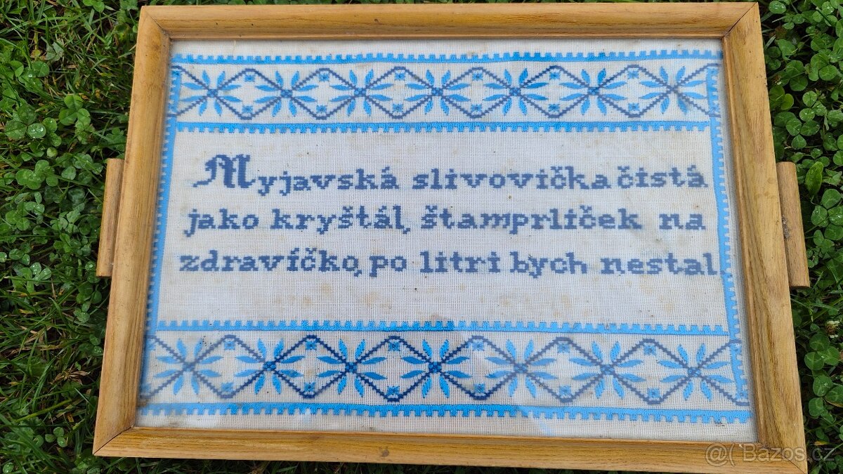 Starý tácek na ,panáčky, stará výšivka - 2