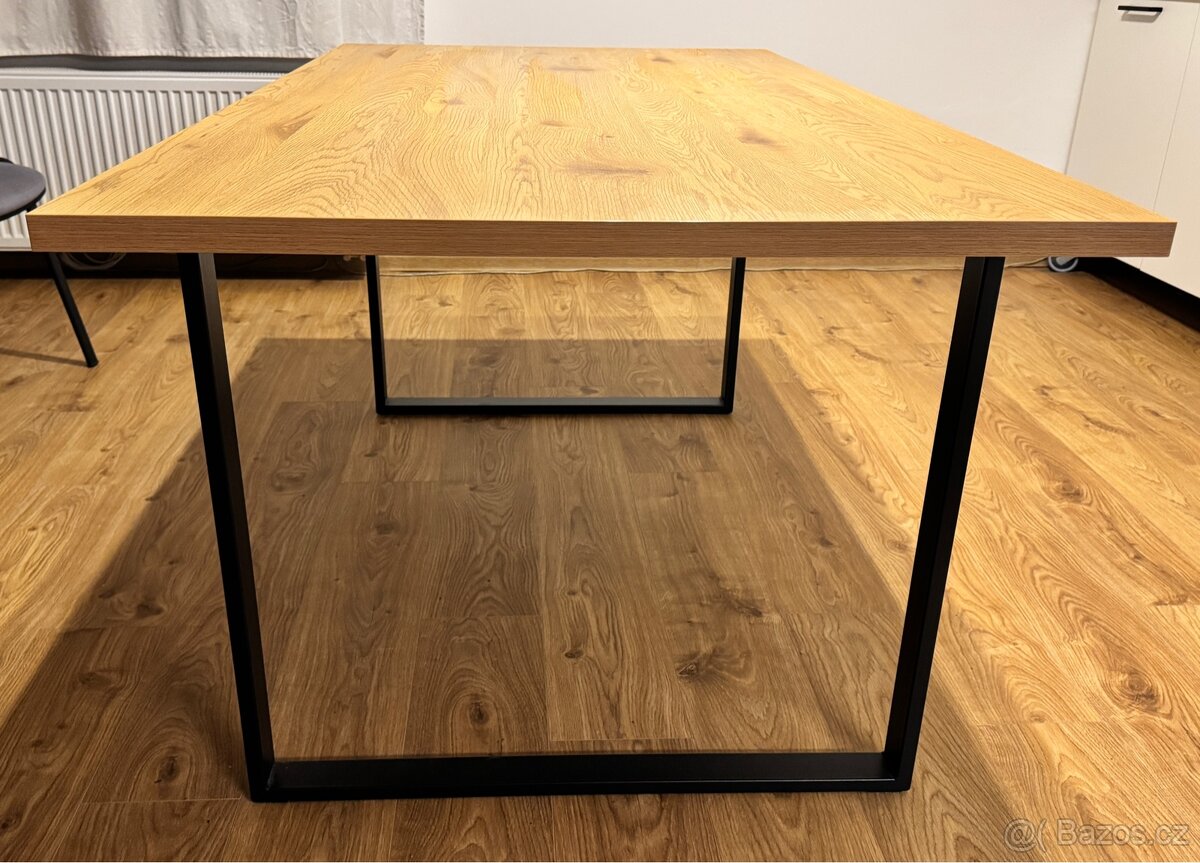 Jídelní stůl - 2