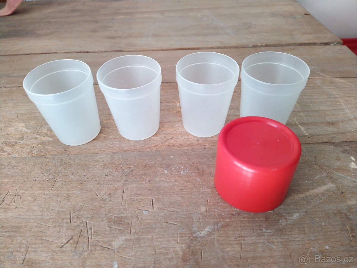 Retro pohárky kempingové - 2