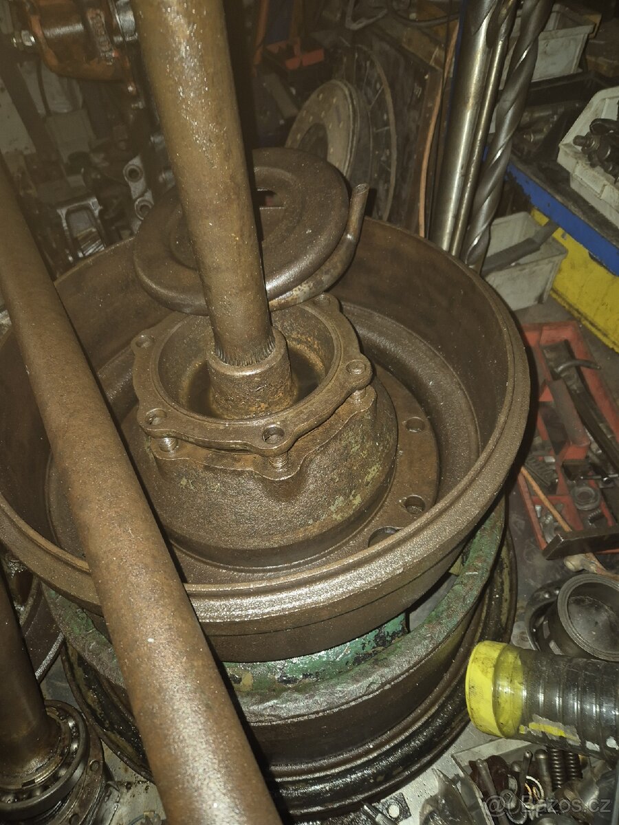 Prodám náhradní díly Tatra 111,128,148,813 - 2