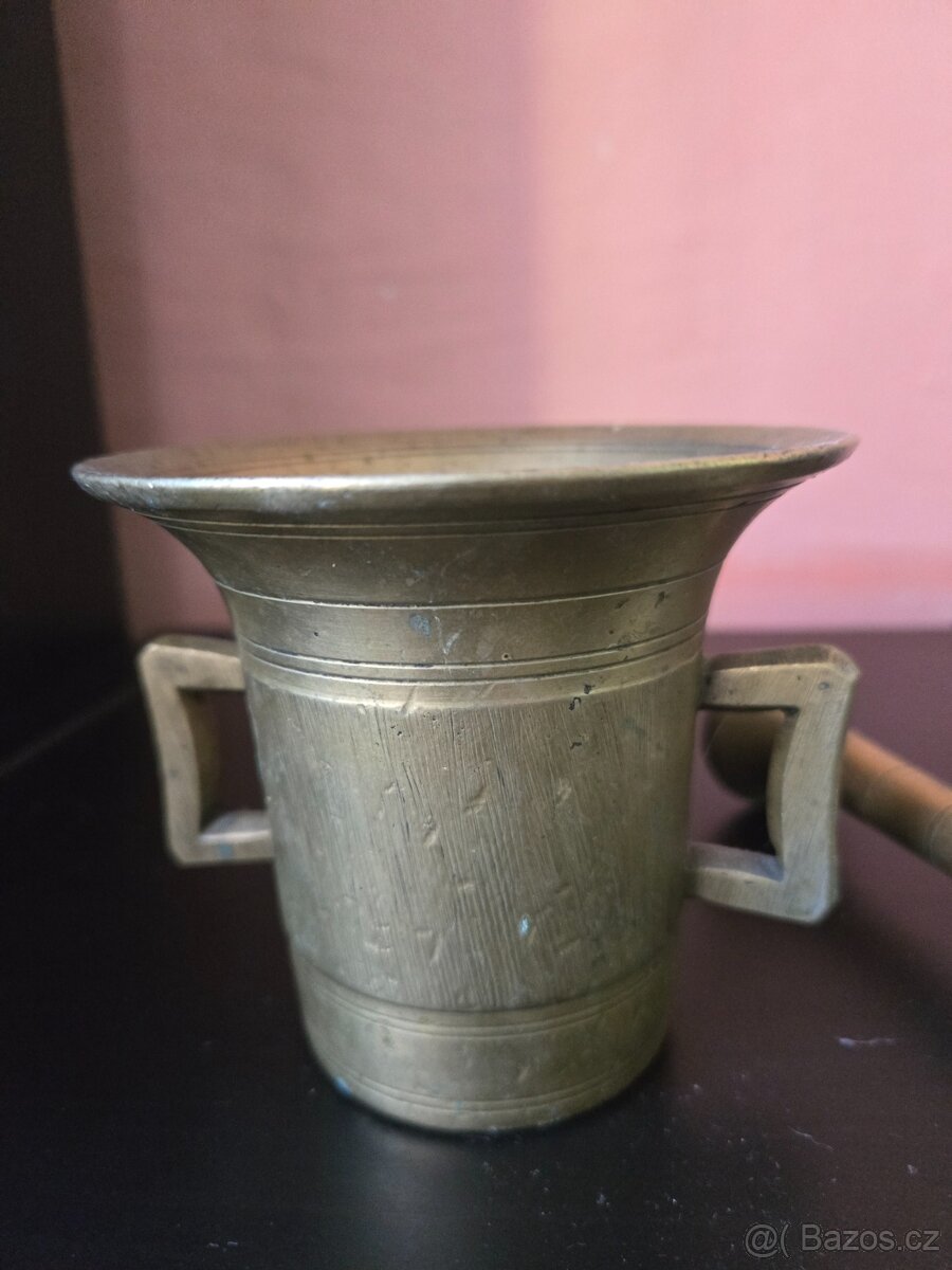 MOSAZNÝ HMOŽDÍŘ - 2