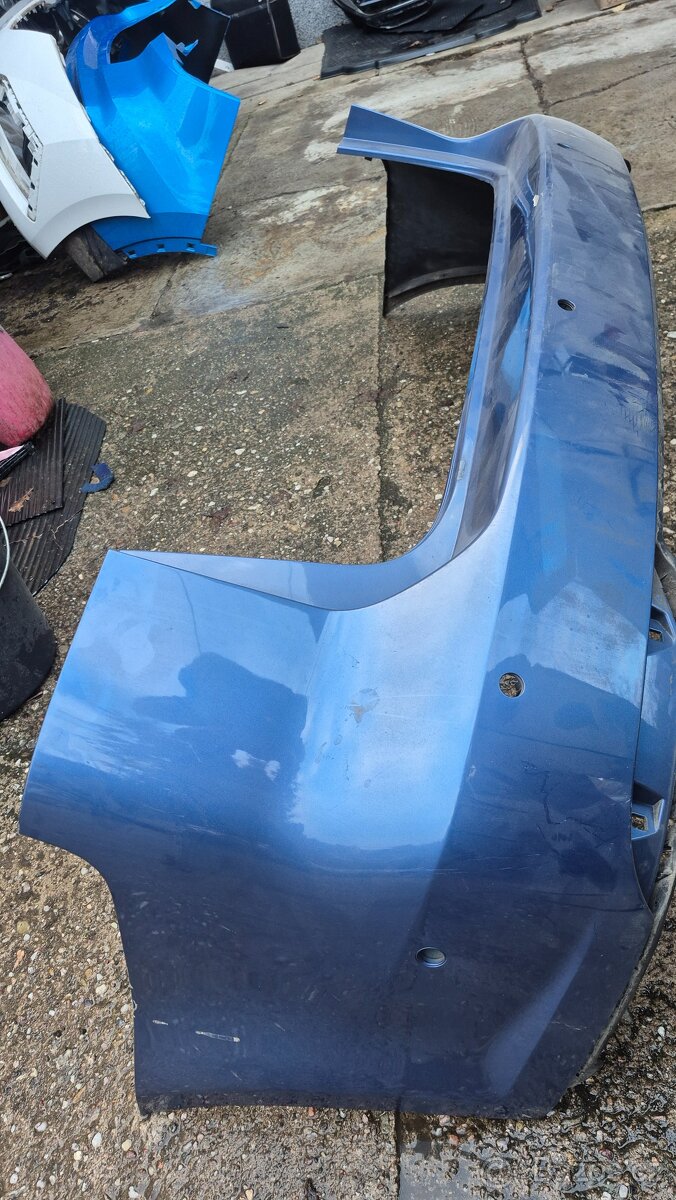 VW Touran 2010-2015 zadní náraznik - 2