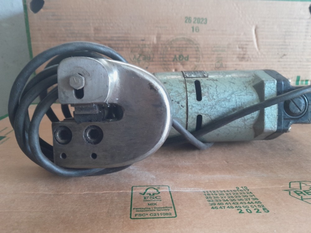 Elektrické nůžky na plech - 2